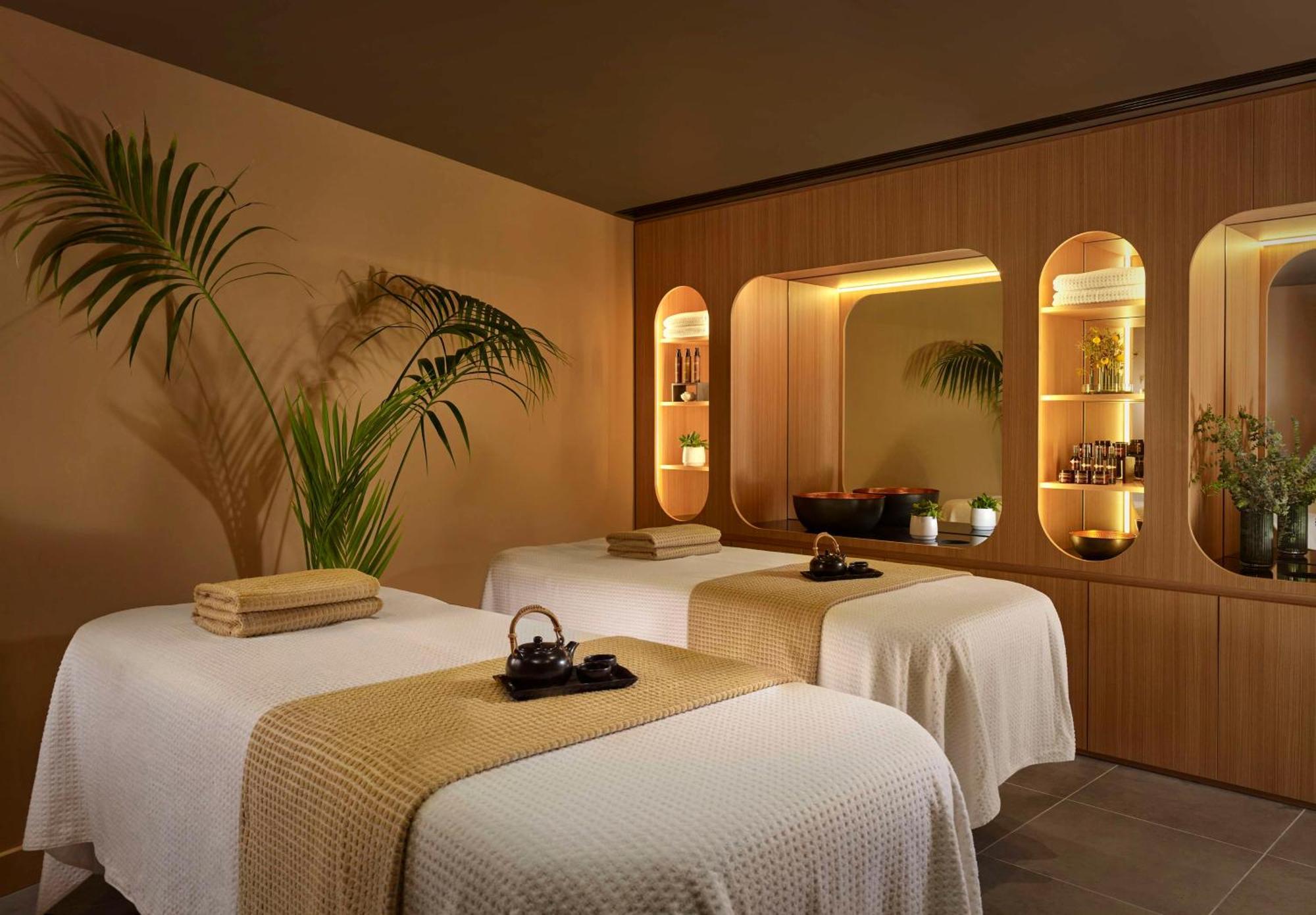 Art'Otel London Battersea Power Station, Powered By Radisson Hotels Esterno foto A spa treatment room