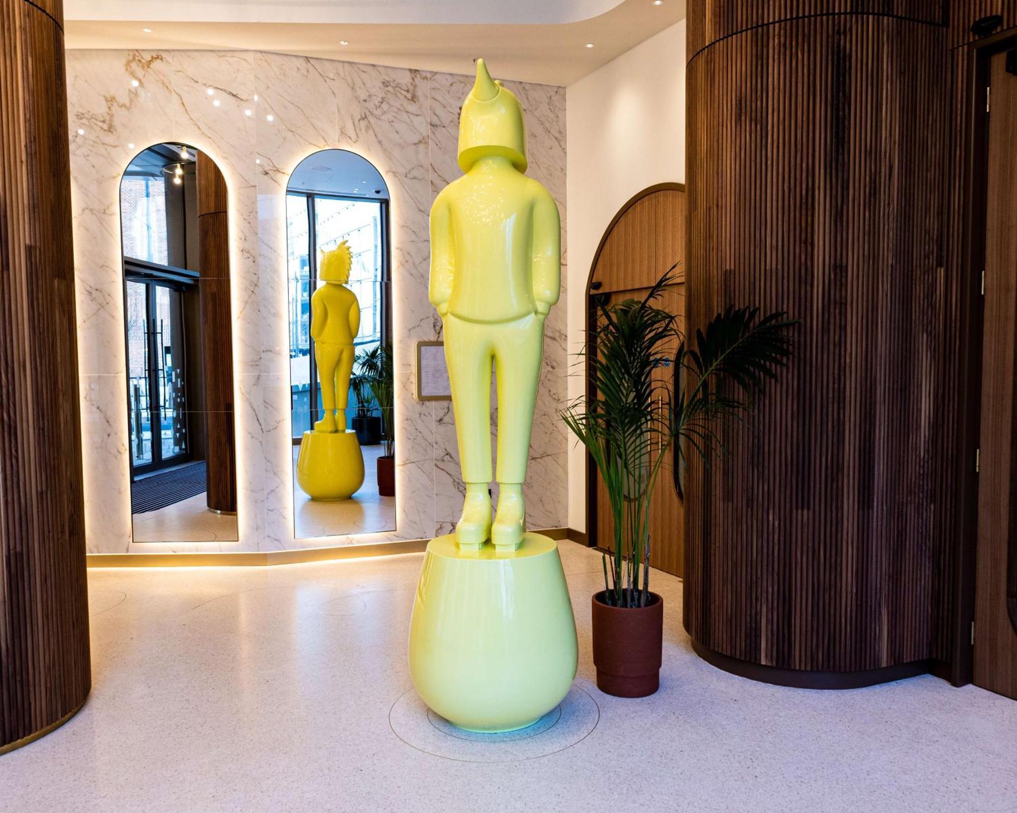 Art'Otel London Battersea Power Station, Powered By Radisson Hotels Esterno foto The sculpture in 2019