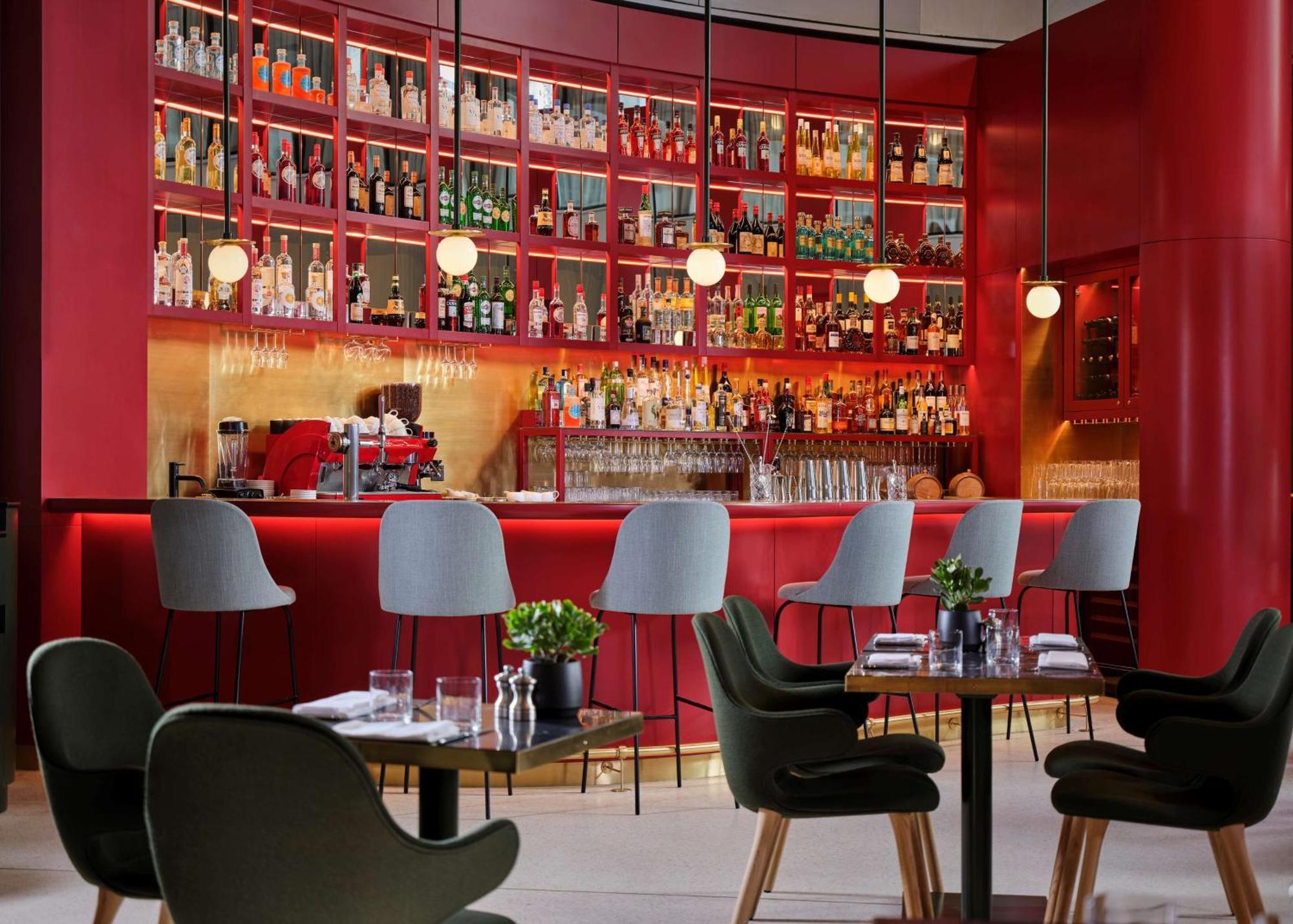 Art'Otel London Battersea Power Station, Powered By Radisson Hotels Esterno foto The bar at the hotel