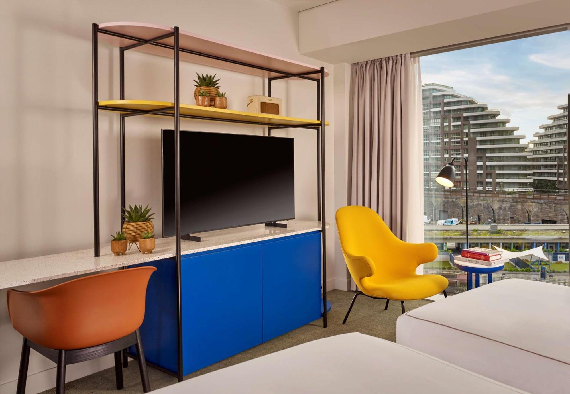 Art'Otel London Battersea Power Station, Powered By Radisson Hotels Esterno foto A room at the hotel