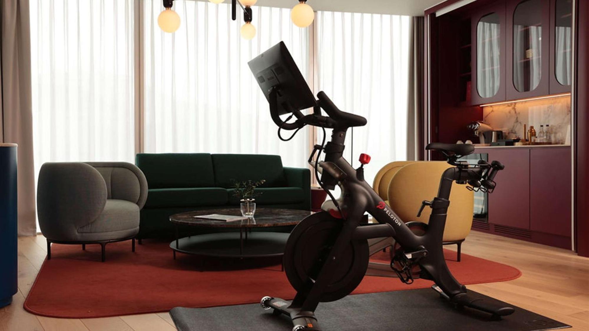 Art'Otel London Battersea Power Station, Powered By Radisson Hotels Esterno foto Peloton stationary bike